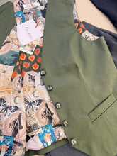 Charger l'image dans la galerie, GILET 4 BOTTONI DAL TAGLIO SARTORIALE